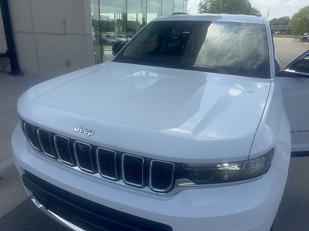 Used 2022 Jeep Grand Cherokee L Limited w/ Luxury Tech Group II RWD image 14