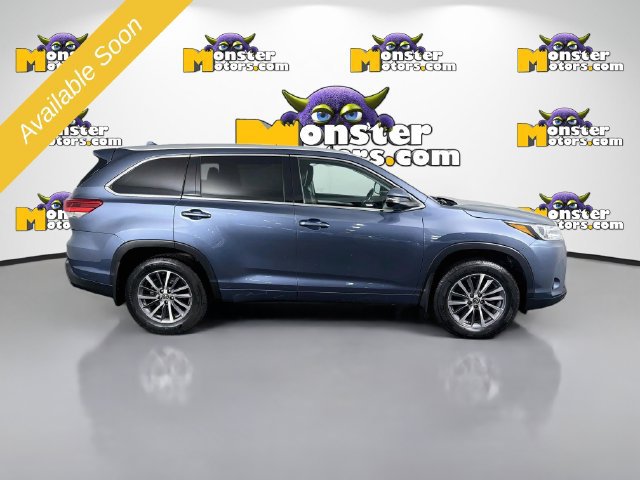 Used 2018 Toyota Highlander XLE AWD/4WD image 4