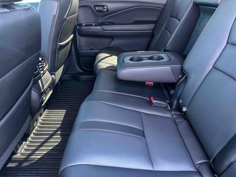 Certified 2025 Honda Passport TrailSport image 19