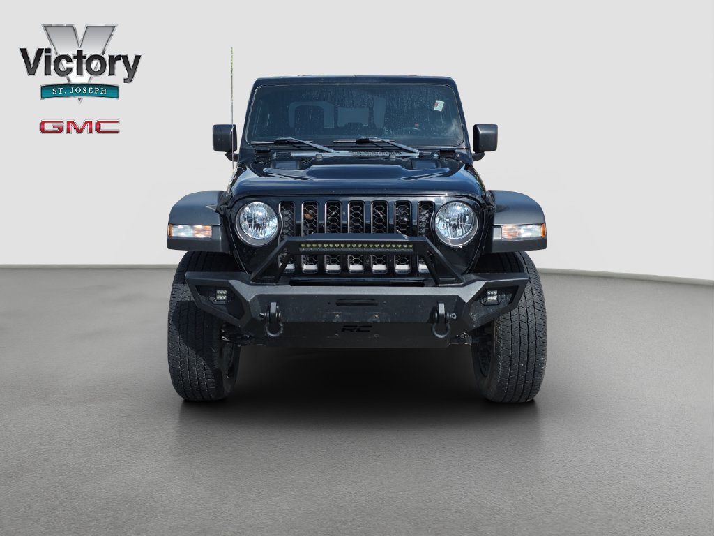Used 2023 Jeep Gladiator Rubicon w/ Cold Weather Group AWD/4WD image 2