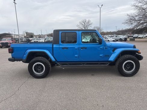 Used 2022 Jeep Gladiator Sport image 6