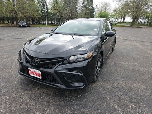 Used 2024 Toyota Camry SE w/ Cold Weather Package image 2