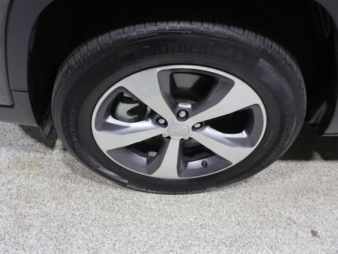 Used 2021 Jeep Cherokee Limited AWD/4WD image 8