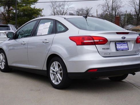 Used 2018 Ford Focus SE w/ Cold Weather Package image 5