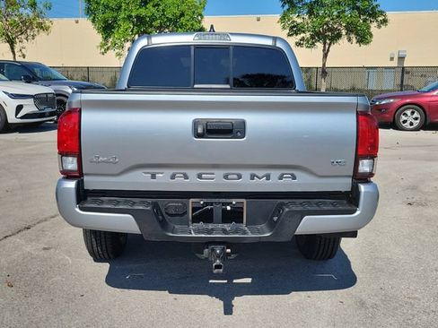 Used 2022 Toyota Tacoma SR AWD/4WD image 5