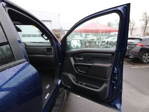 Used 2024 Nissan Titan PRO-4X w/ Pro-4x Convenience Package image 21