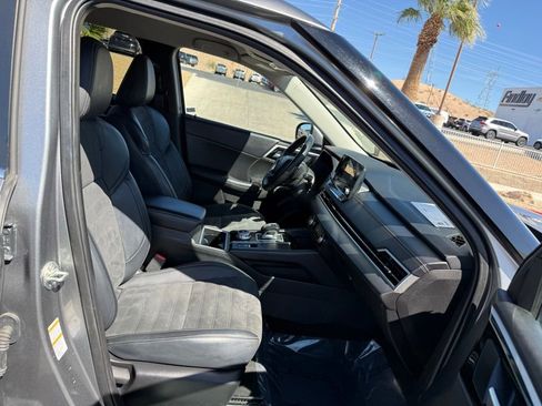 Used 2024 Mitsubishi Outlander SE image 12