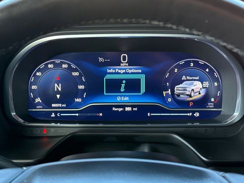 Used 2023 Chevrolet Suburban Premier image 33