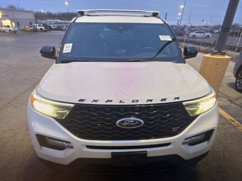 Used 2020 Ford Explorer ST w/ ST Street Pack image 11
