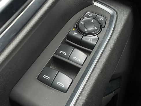 Used 2025 GMC Sierra 1500 SLT AWD/4WD image 12