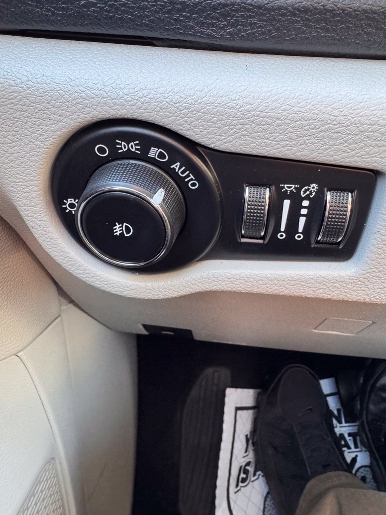 Used 2019 Chrysler Pacifica Limited FWD image 23