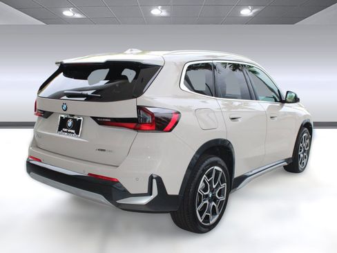 Used 2026 BMW X1 xDrive28i image 9