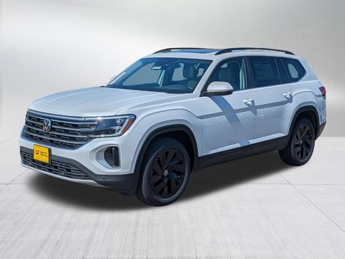 New 2026 Volkswagen Atlas SE image 2