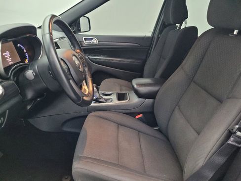 Used 2020 Jeep Grand Cherokee Laredo w/ 18" Wheel & 8.4" Radio Group image 17