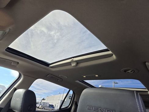 Used 2017 GMC Acadia Denali image 7