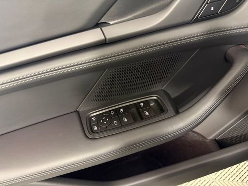 New 2026 Porsche Taycan image 22