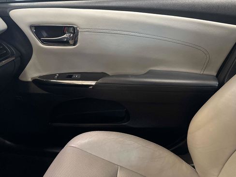 Used 2017 Toyota Avalon Limited w/ Carpet Mat Package image 23