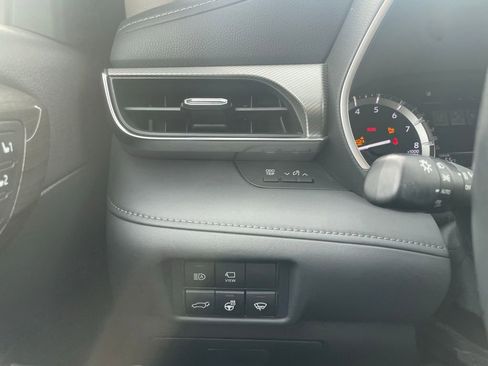 Used 2021 Toyota Highlander Platinum image 13