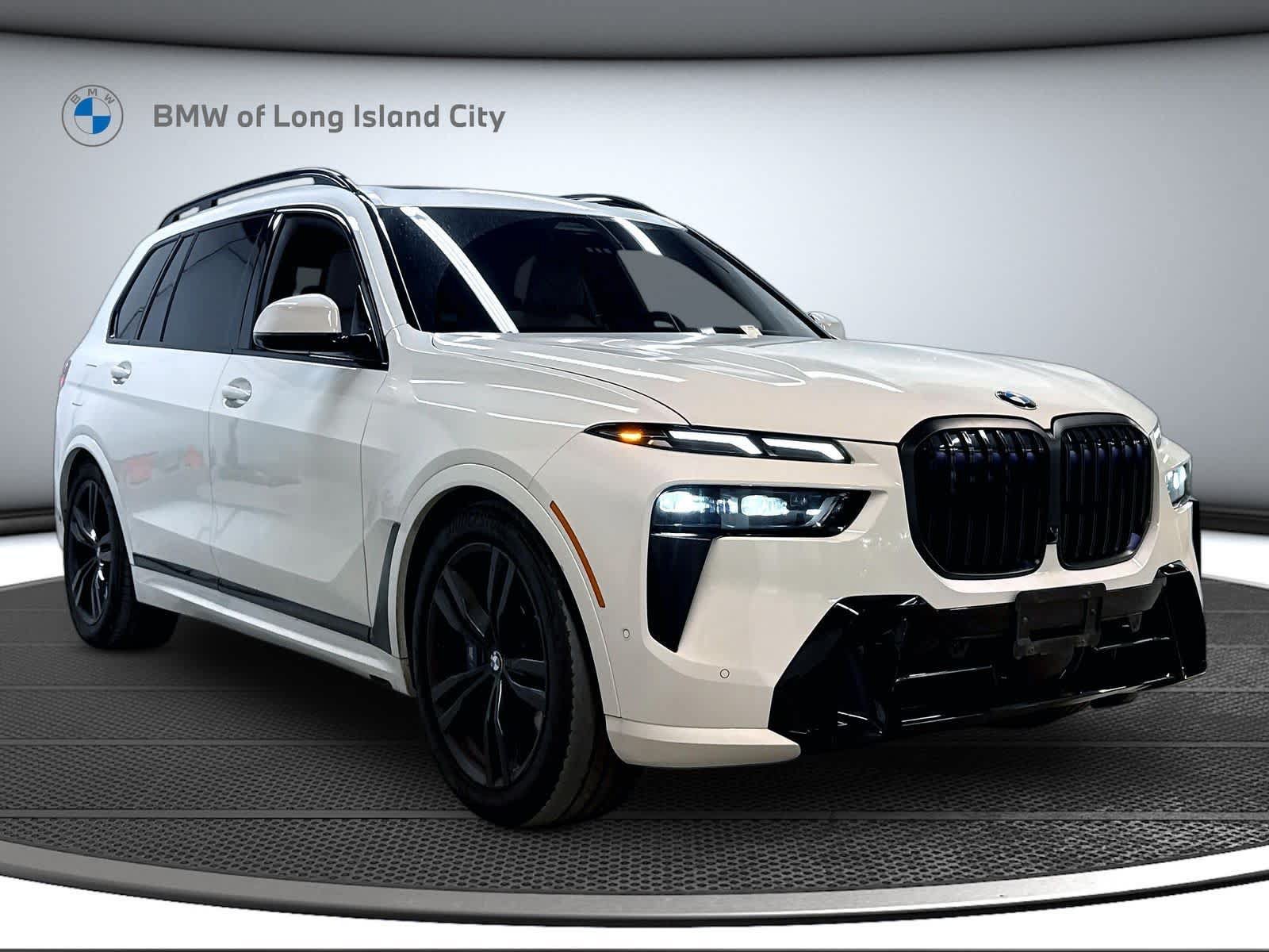 Used 2024 BMW X7 xDrive40i w/ M Sport Package AWD/4WD image 3