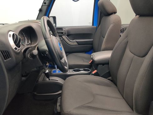 Used 2016 Jeep Wrangler Unlimited Sport w/ Quick Order Package 24S AWD/4WD image 17