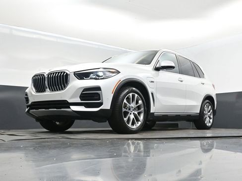 Certified 2022 BMW X5 xDrive45e w/ Premium Package image 41