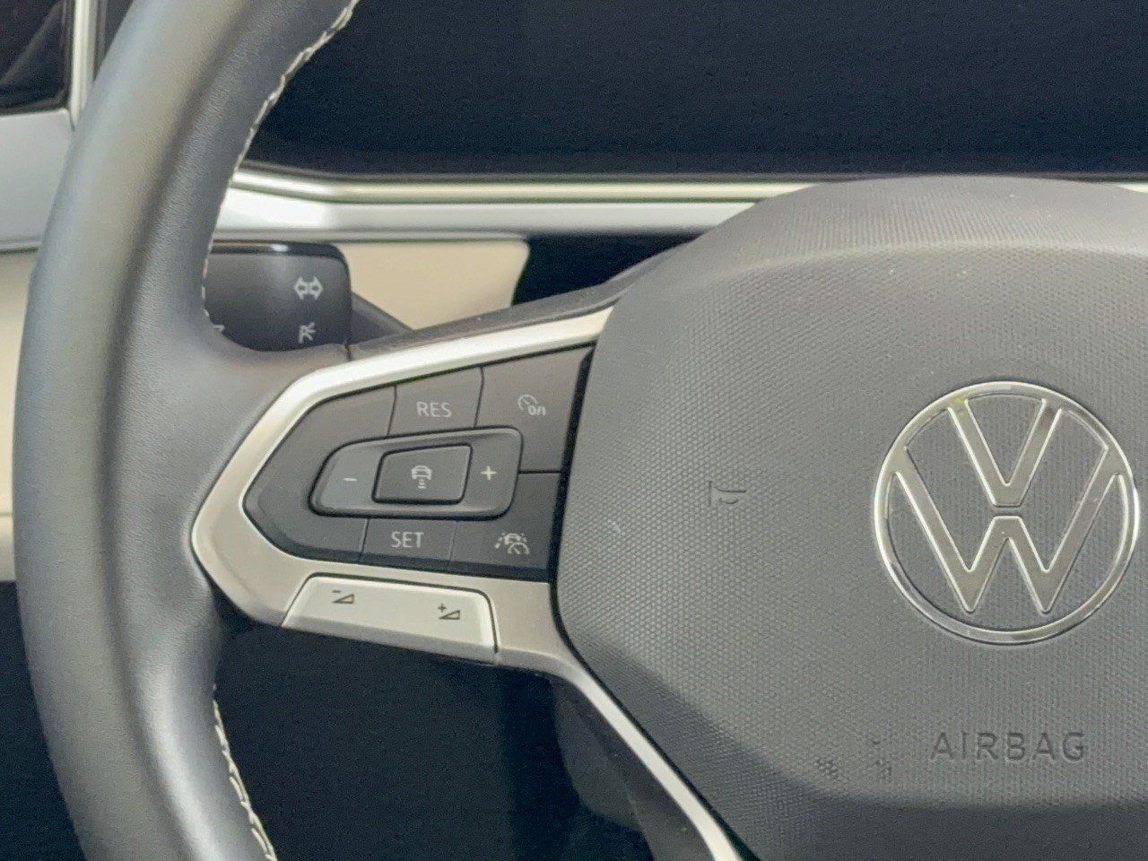 Certified 2026 Volkswagen Taos SE FWD image 18