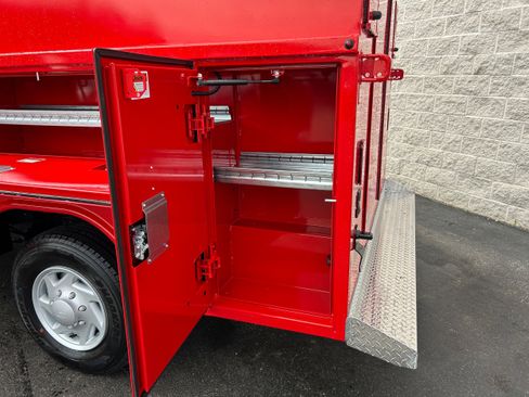 New 2026 Ford E-350 and Econoline 350 Super Duty w/ Interior Upgrade Package RWD image 24