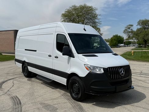 Used 2019 Mercedes-Benz Sprinter 170 w/ Driver Convenience Package image 1
