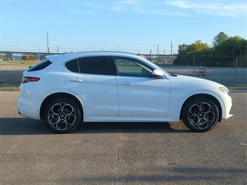 Used 2020 Alfa Romeo Stelvio Ti Lusso image 2