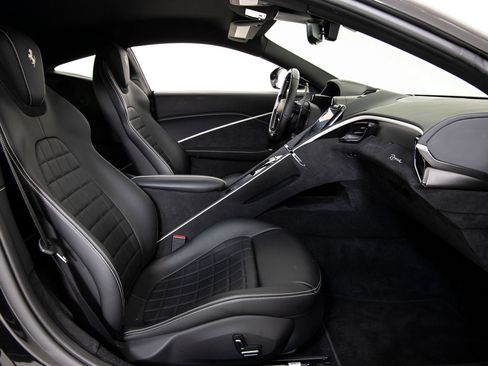 Certified 2022 Ferrari Roma RWD image 14