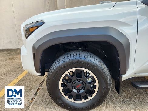 Used 2024 Toyota Tacoma TRD Off-Road image 4