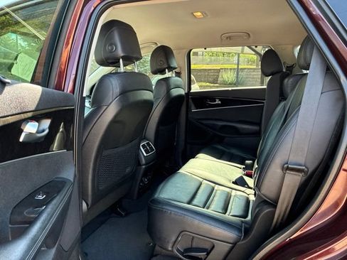 Used 2017 Kia Sorento EX w/ EX V6 Premium Package AWD/4WD image 24