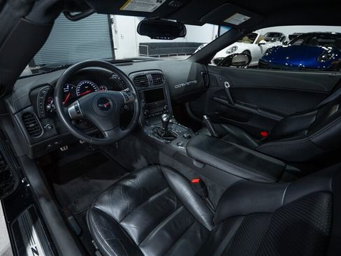 Used 2009 Chevrolet Corvette ZR1 w/ Preferred Equipment Group RWD image 18
