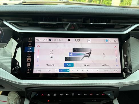 New 2026 Jeep Cherokee Limited AWD/4WD image 21