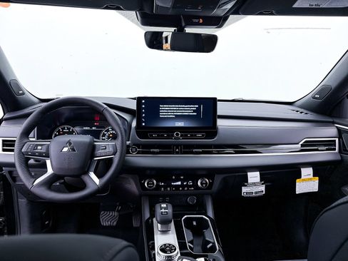 New 2026 Mitsubishi Outlander LE AWD/4WD image 19