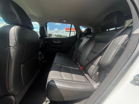 Used 2024 GMC Terrain SLT AWD/4WD image 28