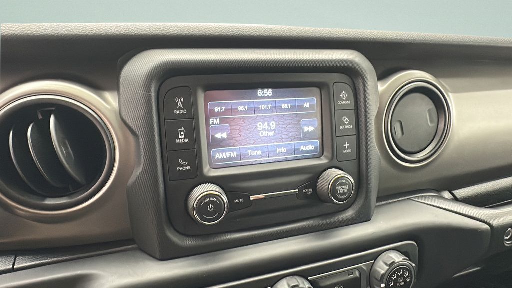 Used 2018 Jeep Wrangler Unlimited Sport S AWD/4WD image 17