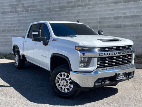 Used 2023 Chevrolet Silverado 2500 LT AWD/4WD image 2