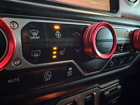 Used 2018 Jeep Wrangler Rubicon image 30