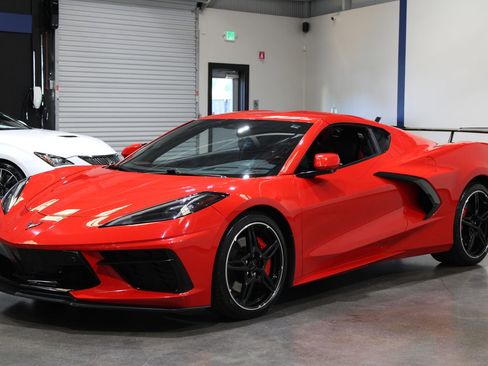 Used 2022 Chevrolet Corvette Stingray Preferred Cpe w/ Z51 Performance Package RWD image 8