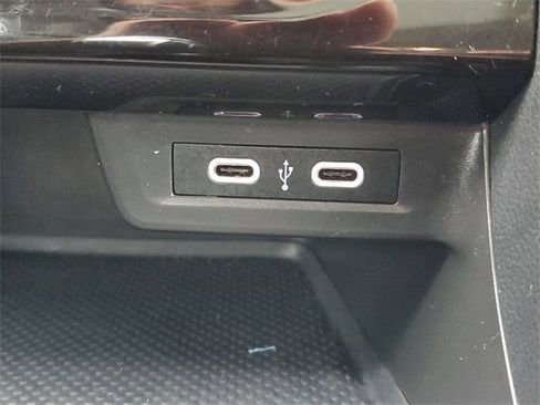 Used 2023 Volkswagen Jetta SE image 27