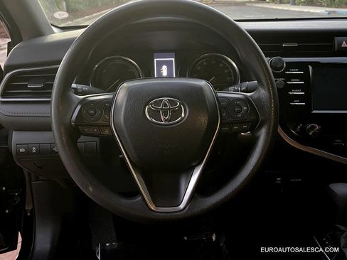 Used 2019 Toyota Camry LE image 23