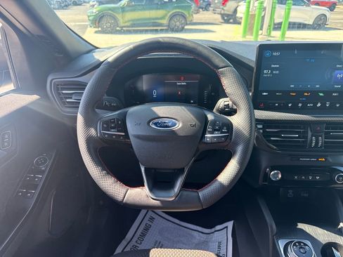 Used 2023 Ford Escape ST-Line w/ Tech Pack #1 AWD/4WD image 19