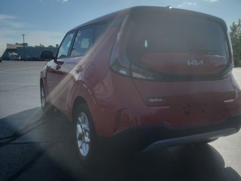Used 2023 Kia Soul S FWD image 4