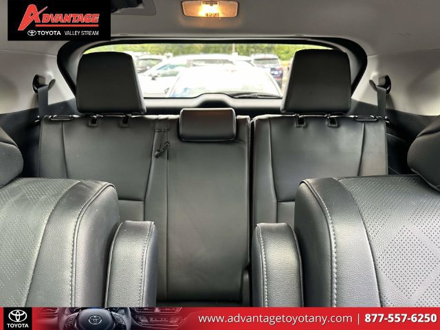 Used 2024 Toyota Highlander Platinum AWD/4WD image 14