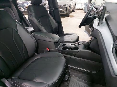 Used 2025 Ford Escape Platinum w/ Premium Technology Package image 10