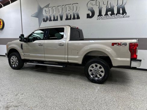 Used 2017 Ford F250 Lariat w/ Chrome Package image 6