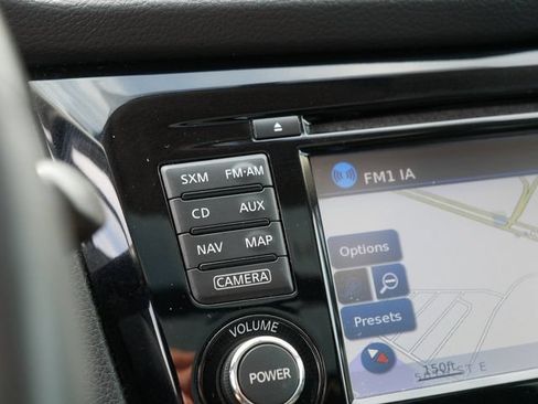 Used 2017 Nissan Rogue SV AWD/4WD image 36