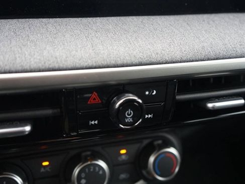 Used 2025 Nissan Kicks SV image 17