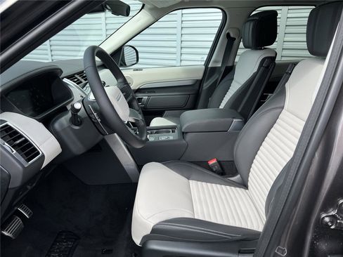 New 2026 Land Rover Discovery Limited Edition AWD/4WD image 7